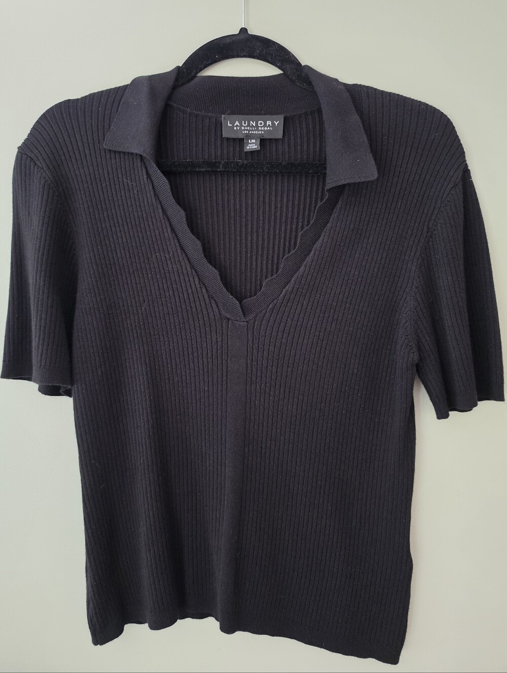 Laundry By Shelli Segal Black Ribbed Scallop V-Neck Polo Top Size Large